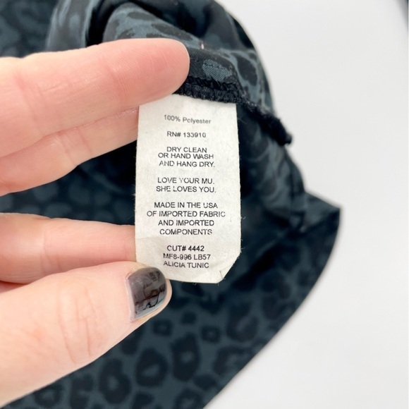 Show Me Your MuMu Alicia Tunic Satin Black Grey Cheetah Print Boho Button Up Top - Picture 4 of 8